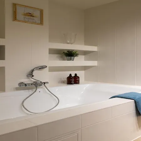 Heated Pool & Access, Cleaning Included Ferienhaus Koksijde